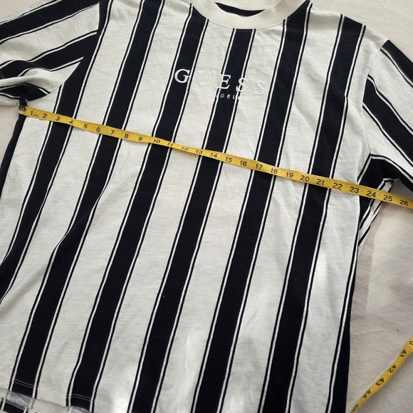 Guess Striped Black and White T-Shirt Vintage 90s Style XL - Picture 6 of 8
